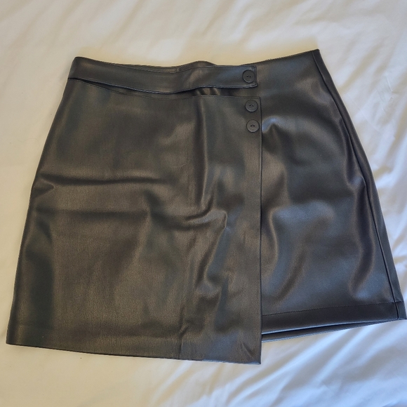 Ardene xl black vegan leather wrap skirt - Picture 1 of 6